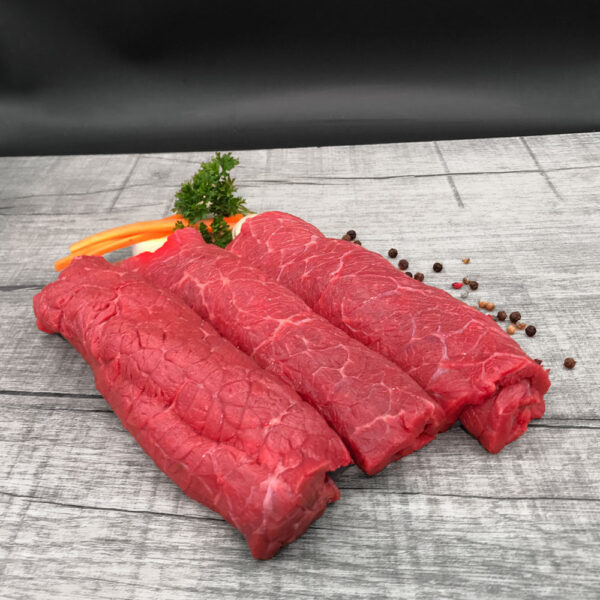 4432 Highland Beef Rinder Roulade, Ansicht von vorne, zusammen gerollt
