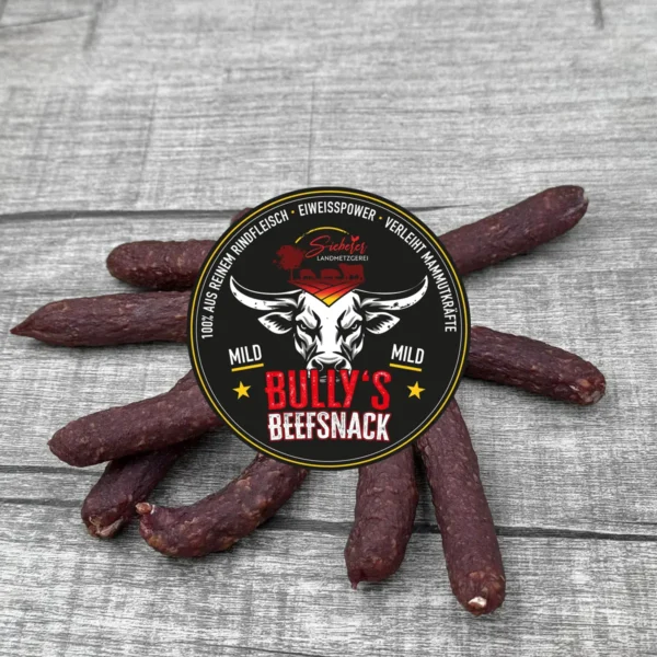 Bully’s Beefsnack mild mit schwarzem Produktetikett auf hellem Holzuntergrund